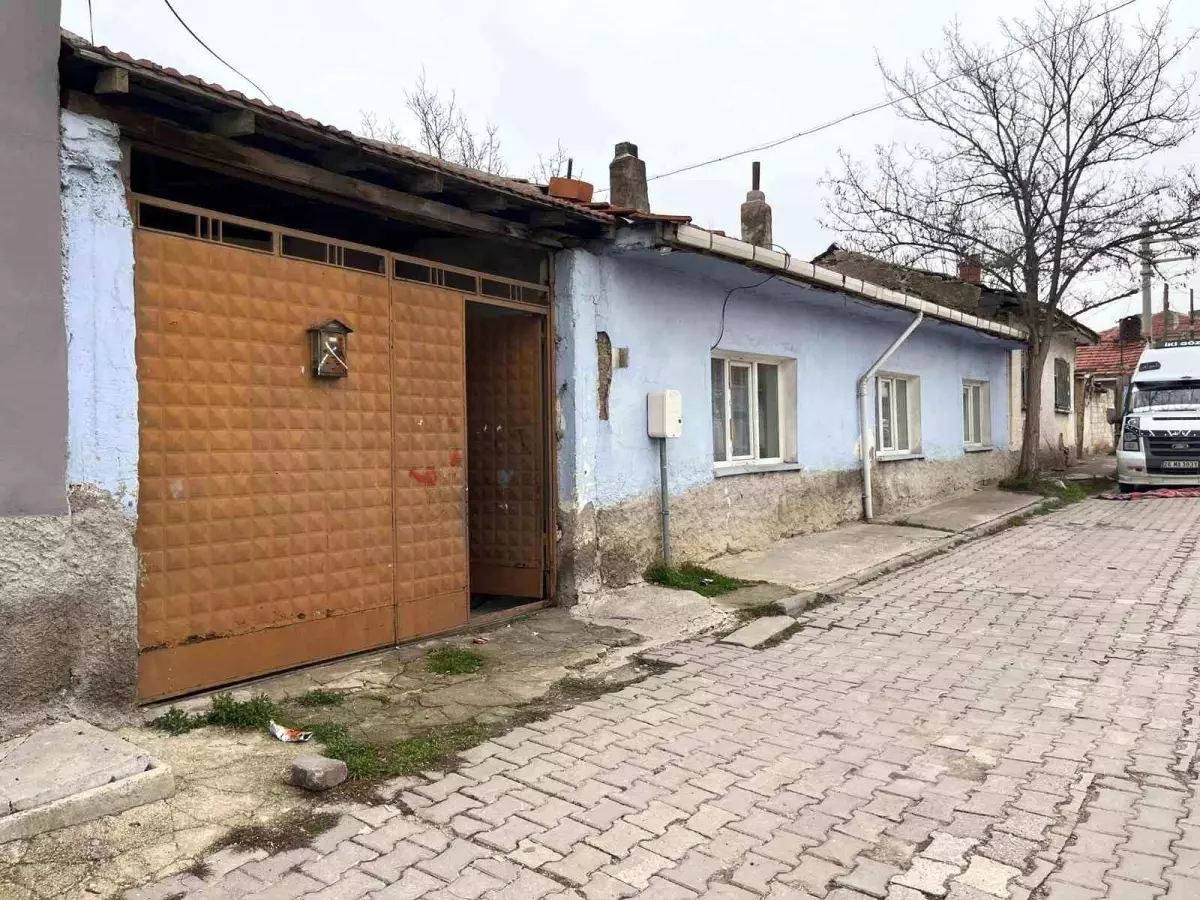 Eskişehir'de Ev Kazası: Kadın Çamaşır Makinesindeki Kaçak Elektrik Çarpmasıyla Hastaneye Kaldırıldı