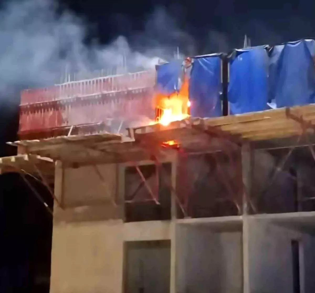 Emet'te TOKİ Şantiyesinde Kontrol Altına Alınan Yangın