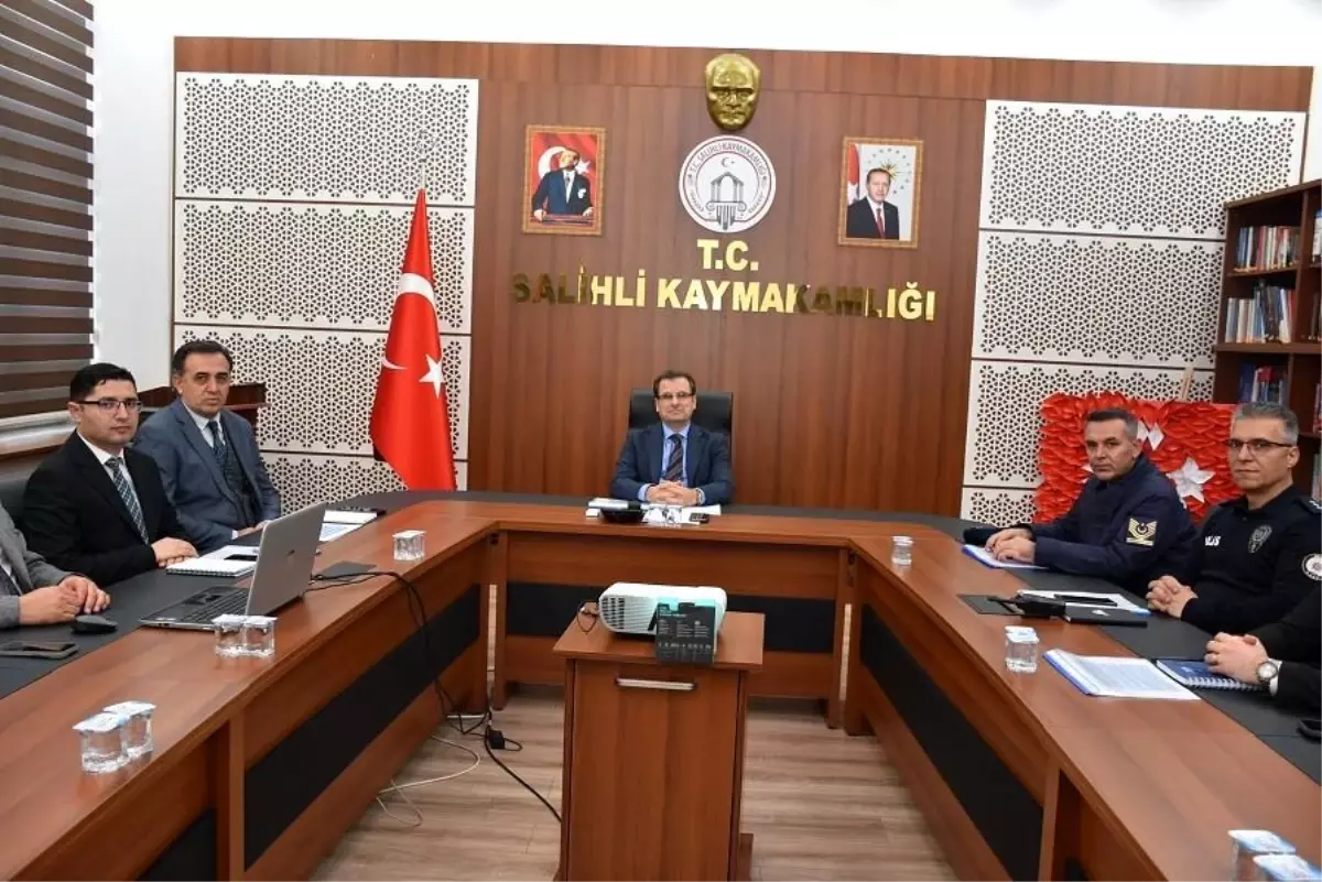 Salihli’de Metruk Binalar ve Kamu Güvenliği İçin Kritik Toplantı Gerçekleşti