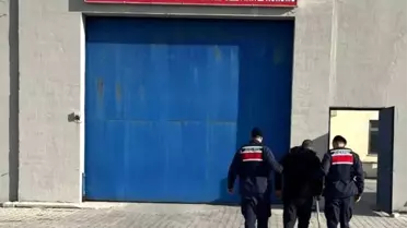 Jandarma ekipleri operasyon yürütür