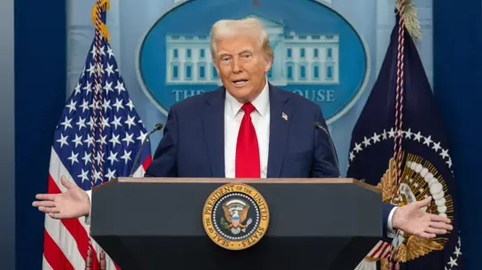 Trump, İran'ın Saldırı Korkusuyla Müzakereye Gittiğini Duyurdu