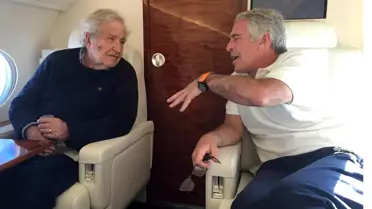 Chomsky ve Epstein'in Yazışmalarında Medya Stratejisi Tartışması