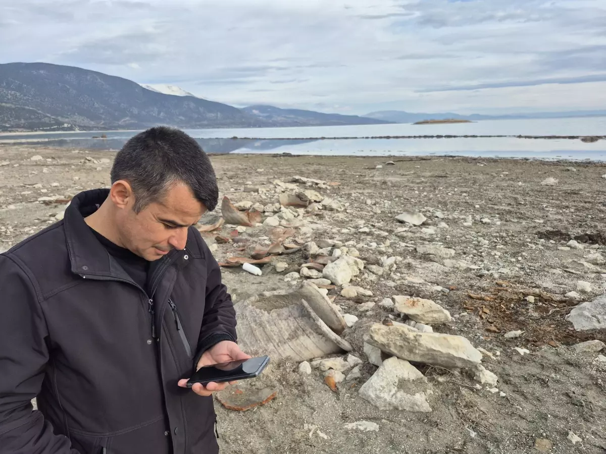 Eğirdir Gölü'nde Kuraklıkla Ortaya Çıkan Antik Küp Mezarlık İzleri