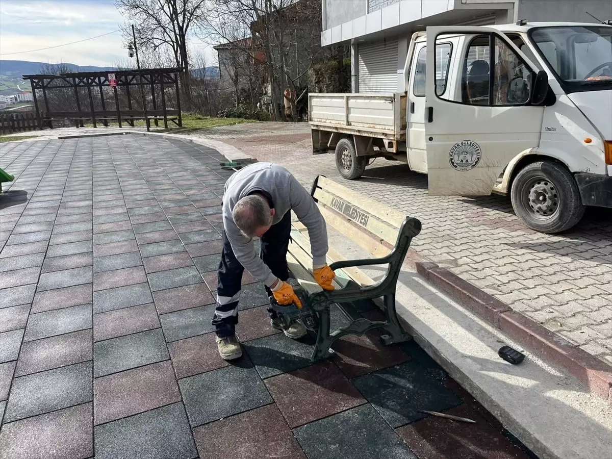 Kavak’ta Atatürk Parkı Yenilendi: Çocuklar İçin Modern Oyun Alanları Açıldı