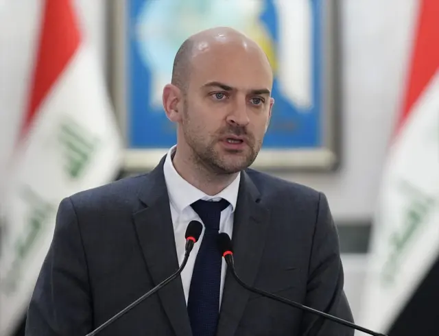 Bakan Şeybani ve Barrot toplantı sırasında