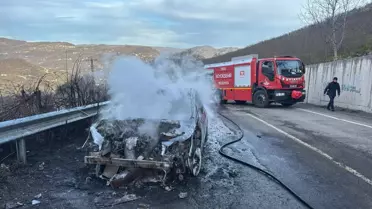 Fatsa’da Trafikte Çıkan Otomobil Alev Aldı, İtfaiye Hızlı Müdahale Etti