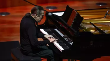 Fahir Atakoğlu’nun Özel Caz Repertuarı CSO Ada Ankara’da Büyüledi