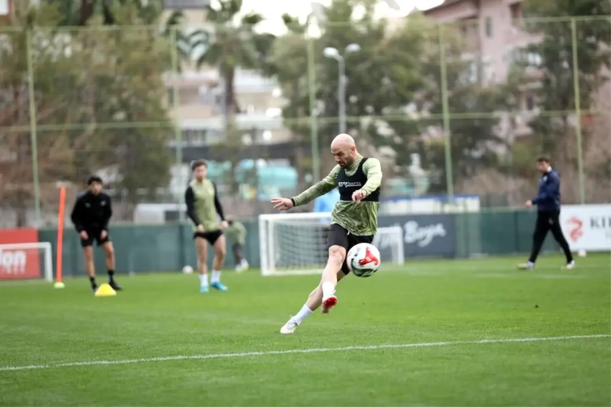 Corendon Alanyaspor, Beşiktaş Karşısında Hazırlıklarını Hızlandırıyor