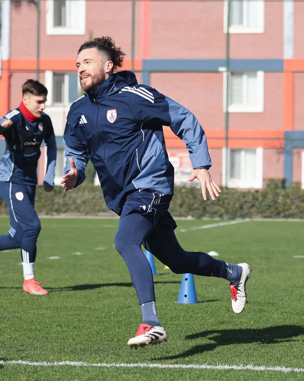 Altınordu’nun Sol Beki Gökhan Süzen Sakatlandı: 1 Ay İçinde Sahalara Dönüş Bekleniyor