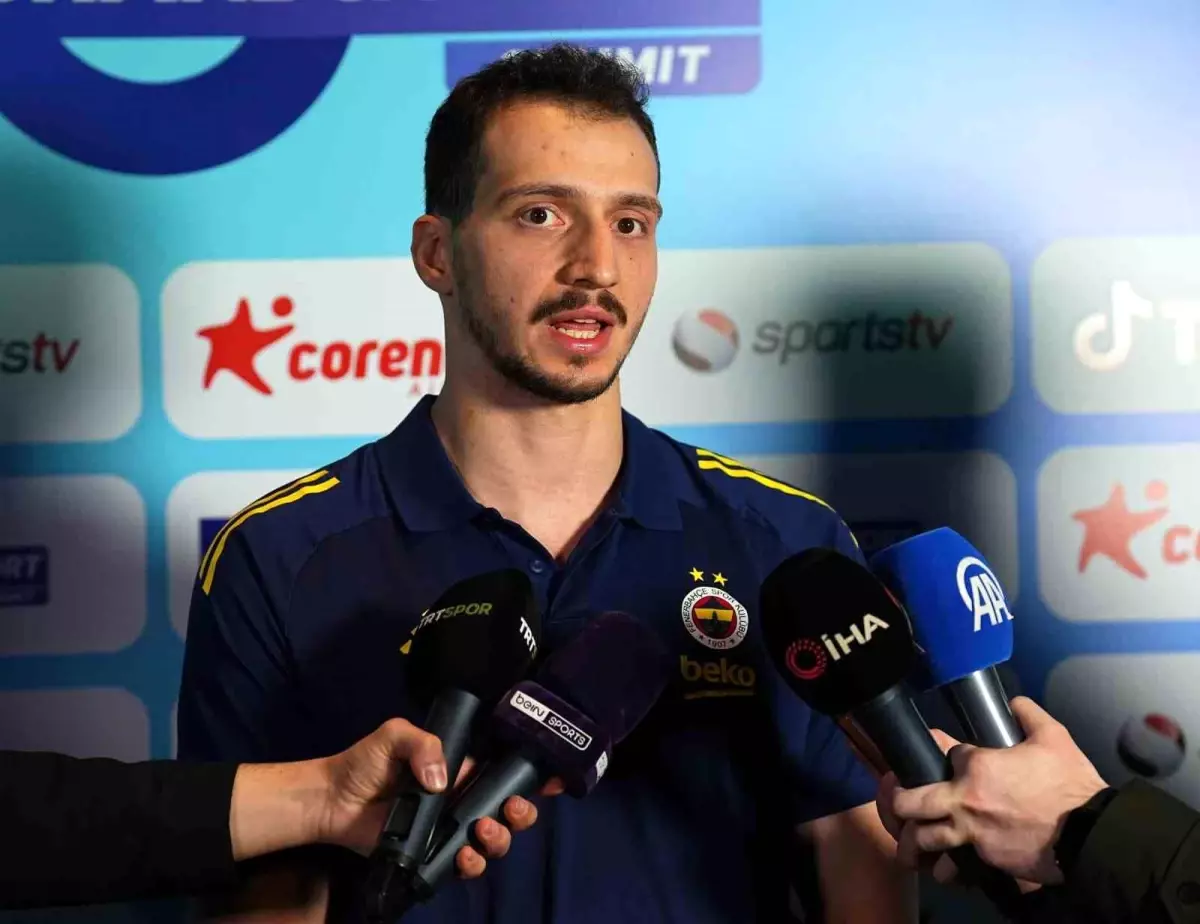 Fenerbahçe, Tüm Kupalar İçin Hedef Belirledi: Derbiyi Kazanmak Önceliği