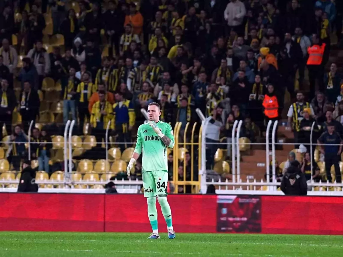 Mert Günok, 3.905 Gün Sonra Fenerbahçe Formasını Giydi ve Erzurumspor'u 3-1 Yendi