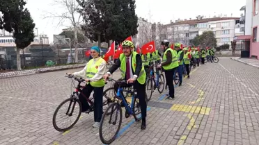 Aydın’da Öğrenciler Bisikletle Bayrak Sevincini Kutladı