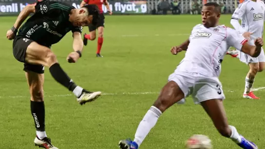 Maçın kritik anlarından bir kare