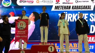 Bingöl'ün Karate Şampiyonası: 8 Sporcu 8 Madalyayla Geri Döndü