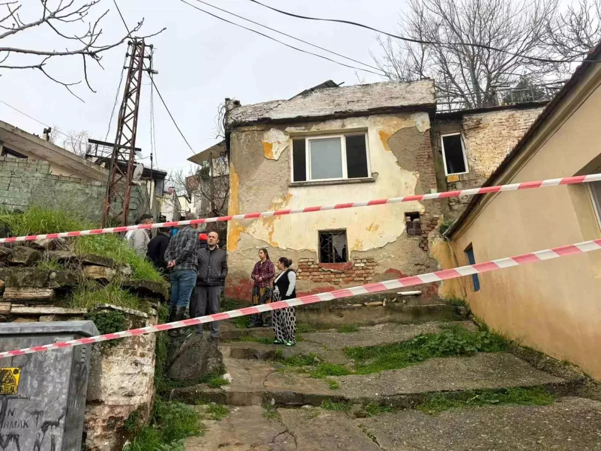 Söke'de yağış sonrası çökme anı