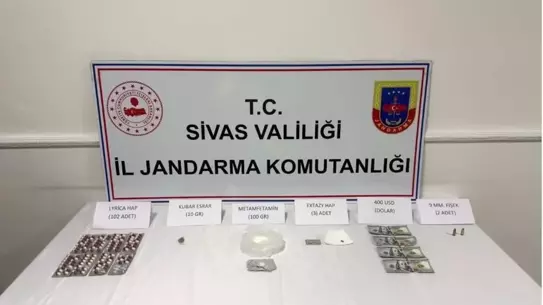 Şarkışla'da Jandarma Operasyonu: Üç Şüpheli Tutuklandı