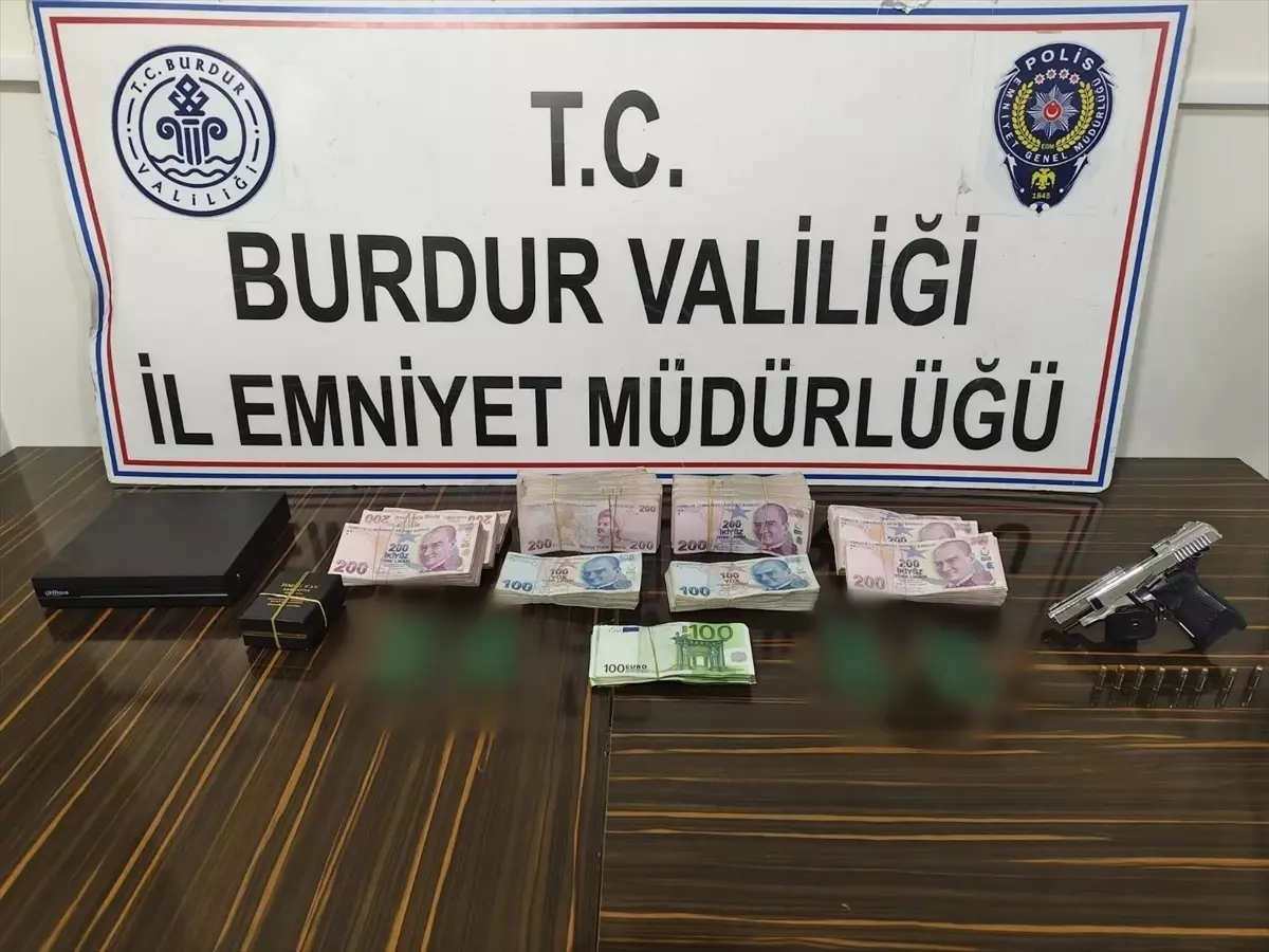 Burdur Gölhisar’da Fuhuş Operasyonu: İki Kişi Tutuklandı, Üç Gözaltı