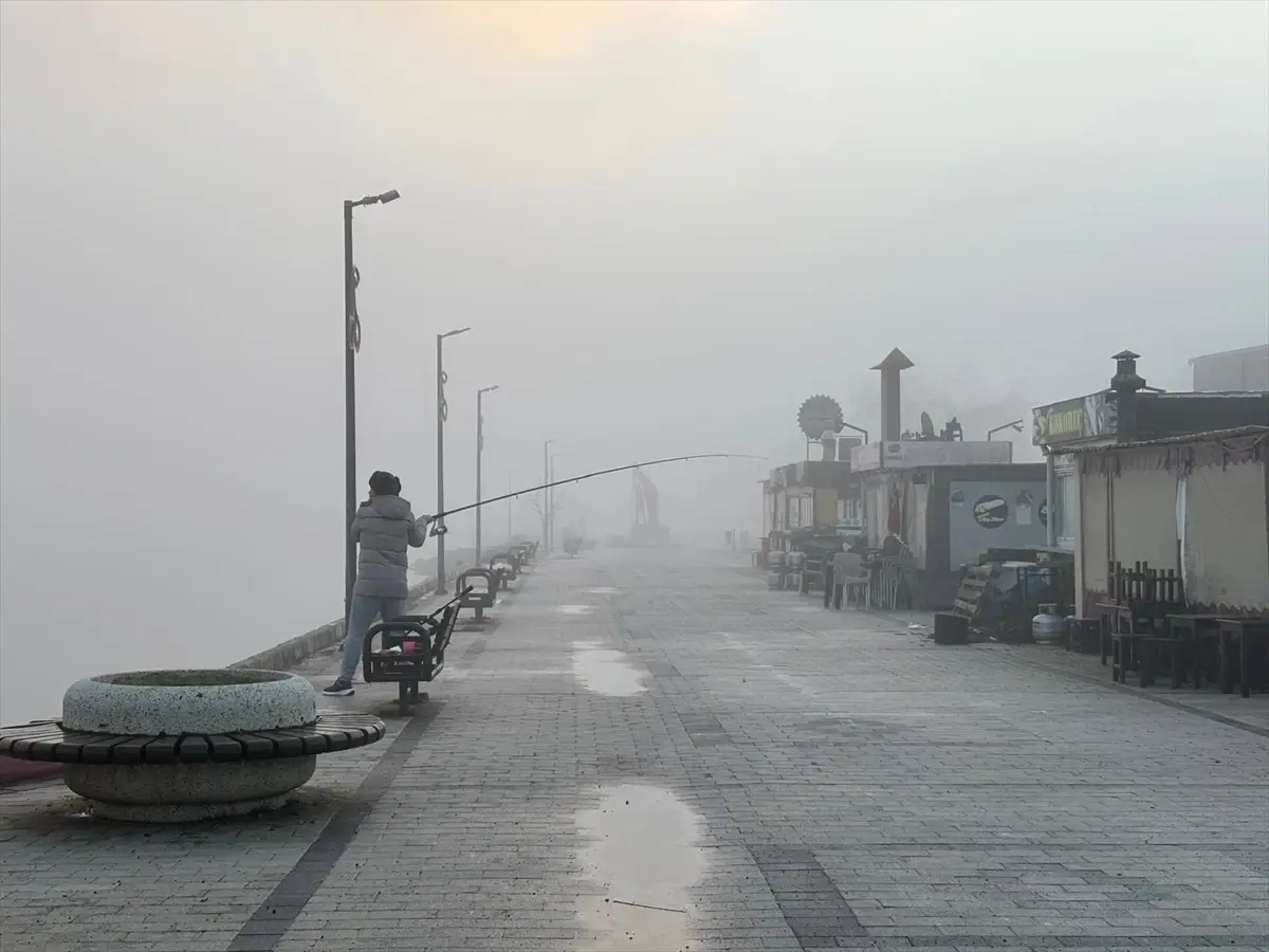 Düşen Sis Sonrası Çanakkale Boğazı’nda Gemi Trafiği Yeniden Açıldı