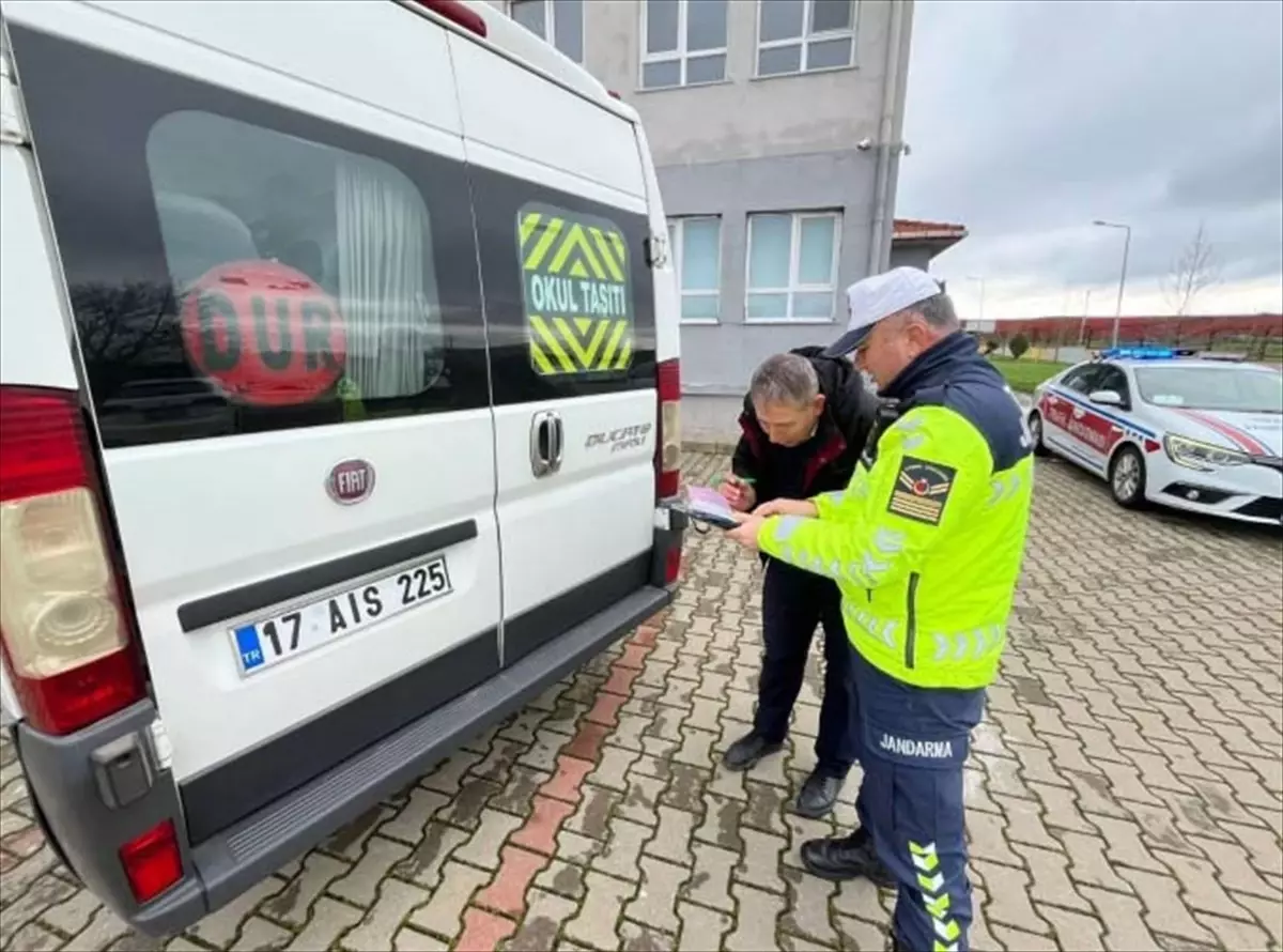 Çanakkale’de Öğrenci Servislerine Jandarma Denetimi Güvenliği Artırdı
