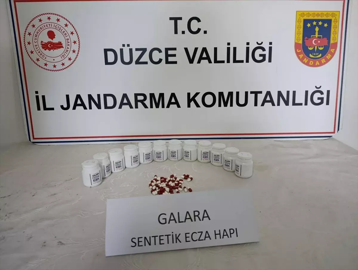 Düzce Yol Kontrolünde 724 Sentetik Uyuşturucu Ele Geçirildi