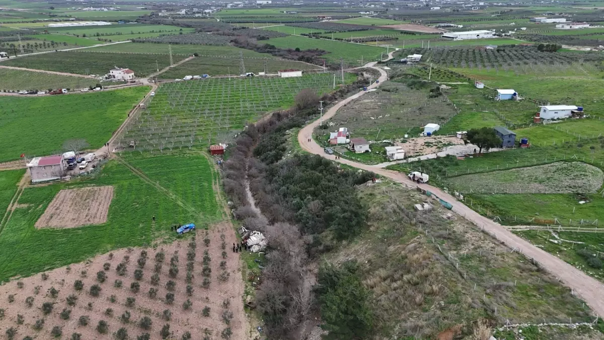 İzmir Menderes’te Sel Sularına Kapılan Araç Dron Görüntüleriyle Görüldü