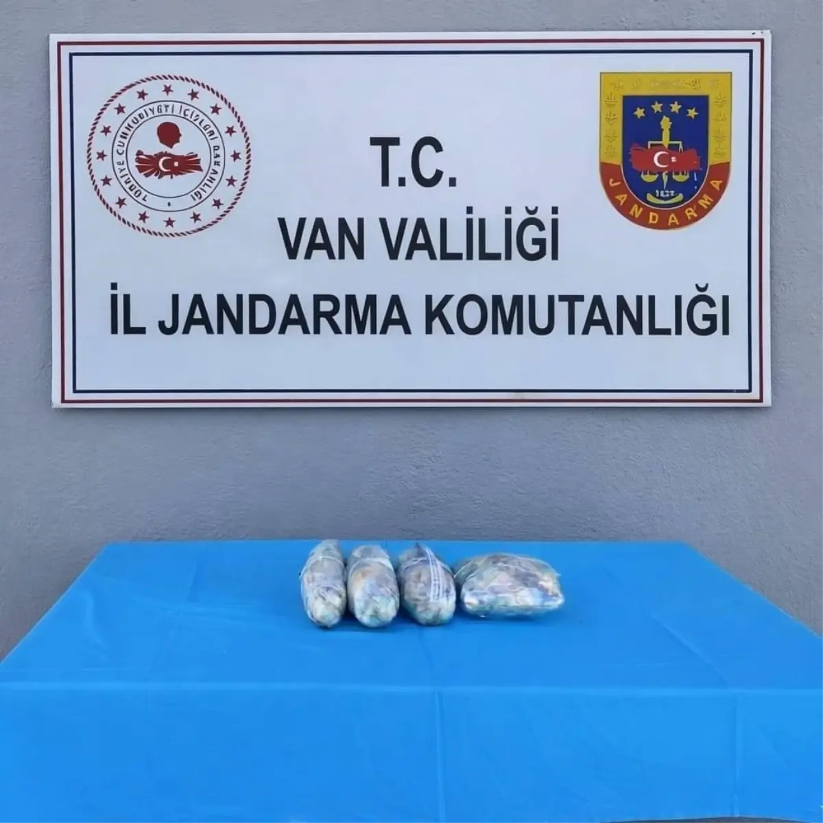 Çaldıran'da 1,978 kg Kubarlı Esrar Ele Geçirildi