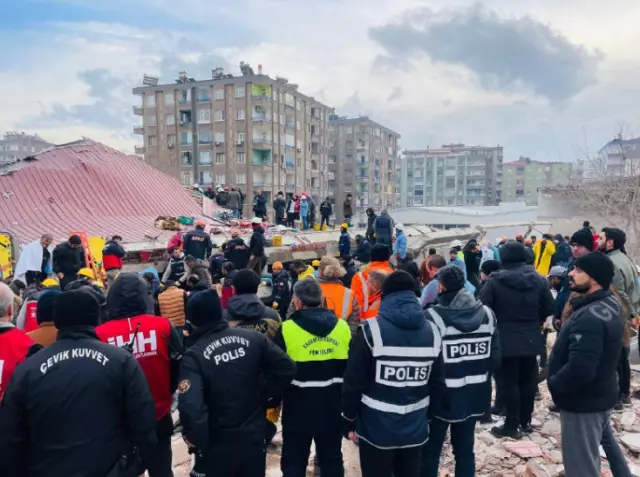 Afet sonrası yardım dağıtımı