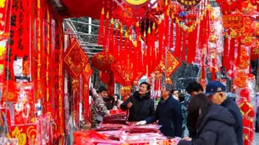 Çin’in Bahar Bayramı Hazırlıkları: Alışveriş ve Kültür Şöleni Başladı