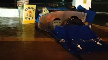 Kuşadası’nda Şiddetli Sağanak Yağış Trafiği Felç Etti