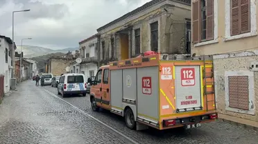 Yıkılan evin enkazı