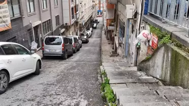 Kaza sonrası çekici ve hasarlı araçlar