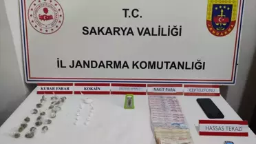 Sakarya’da 33 gr Kokain ve 32 gr Esrar Ele Geçirildi, Bir Şahıs Tutuklandı