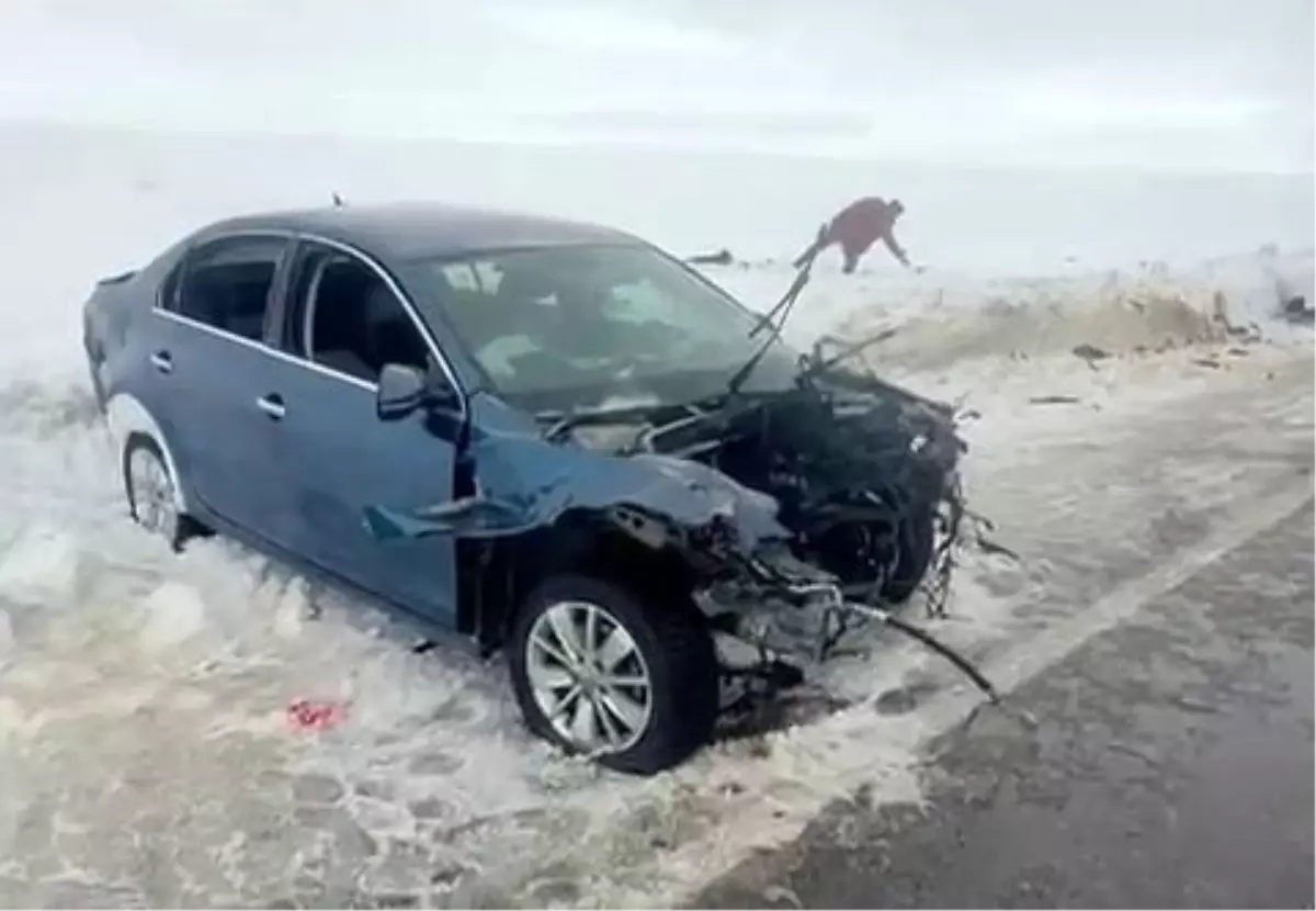 Erzurum Karayazı’da Tır ve Otomobil Çarpışması: Birkaç Sürücü Yaralı