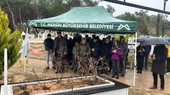 Mersin'de Laçin Akyol'un Yıl Dönümünde Duygusal Anma Töreni