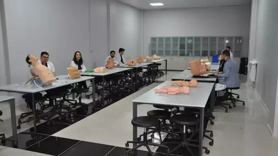 Kütahya Sağlık Bilimleri Üniversitesi Tıp Fakültesi’nde Simülasyon Merkezi Hizmete Açıldı