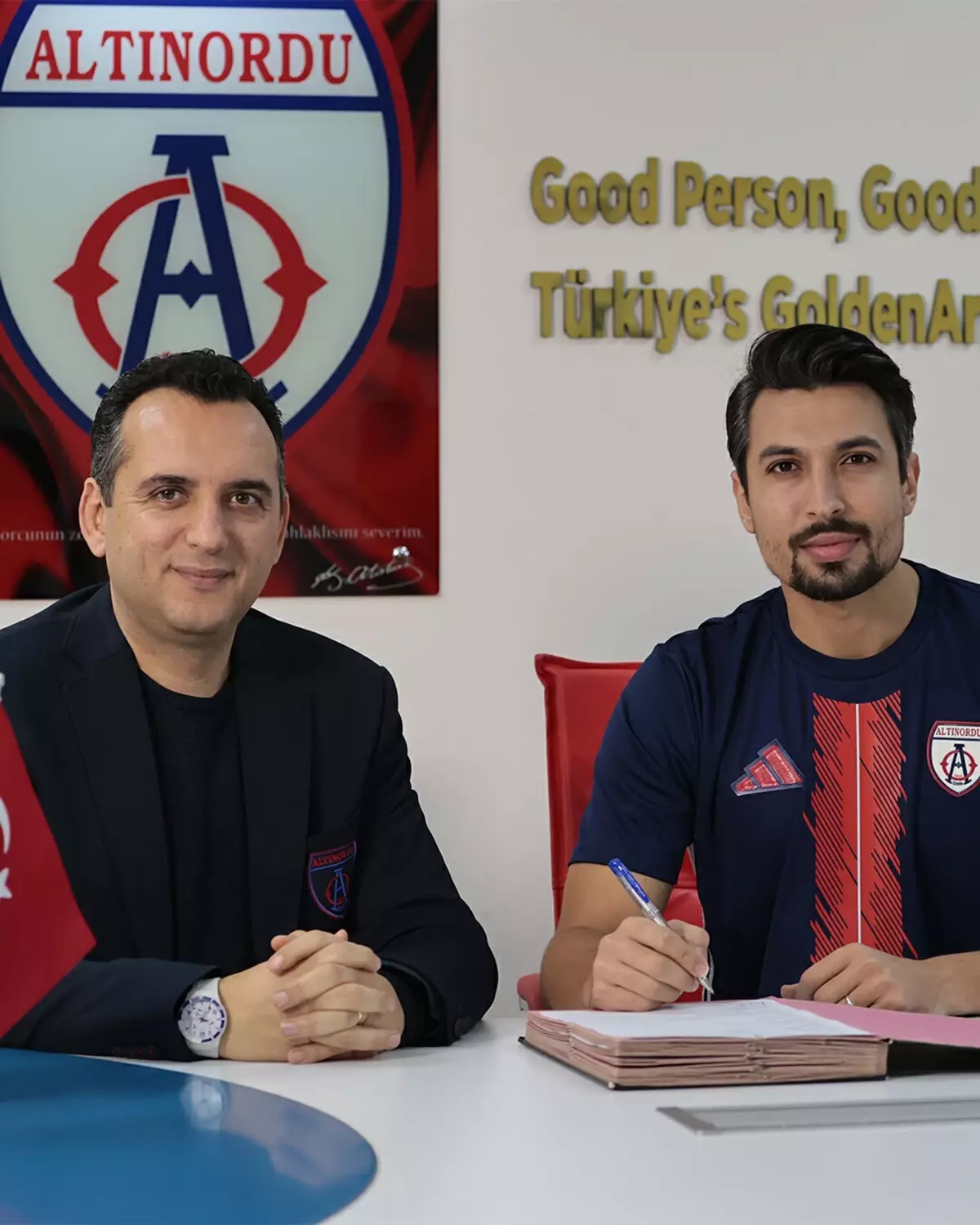 Altınordu, genç forvet Hamza Küçükköylü ile 2+1 yıllık sözleşme imzaladı