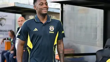 Jhon Duran, para cezasına lüks saatini vererek tepki gösterdi