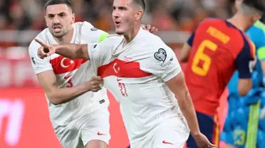 Galatasaray, Deniz Gül Transferi İçin 7,5 Milyon Euro'luk Teklifini Değerlendiriyor