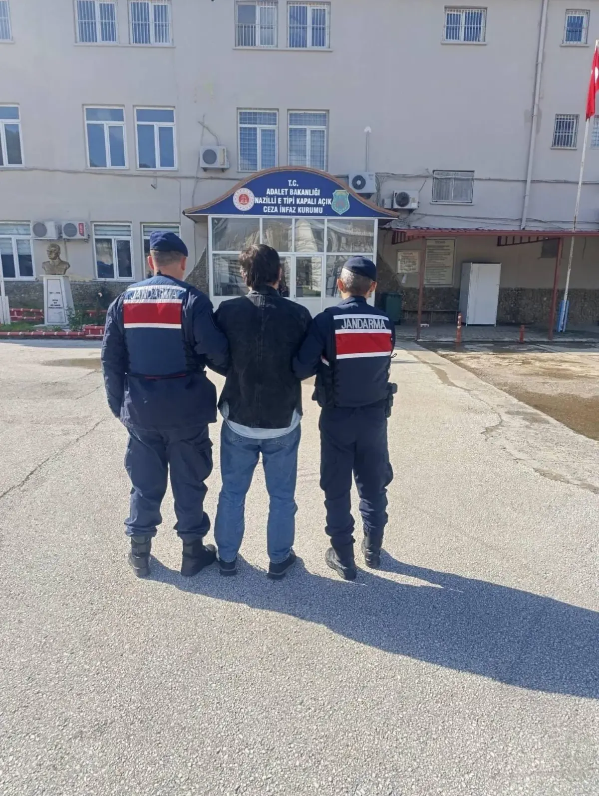 Nazilli'de FETÖ'li Hükümlü O.T. Yakalandı ve Cezaevine Teslim Edildi