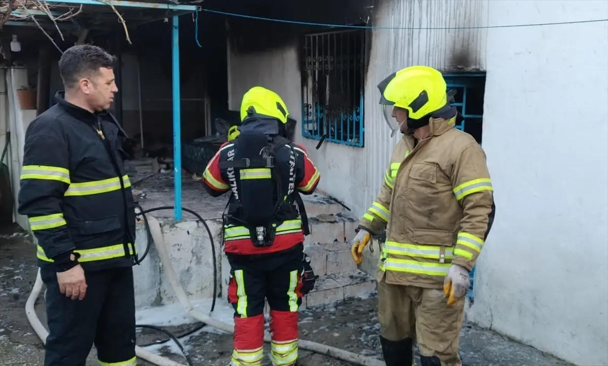 Balıkesir Savaştepe'de Sobadan Çıkan Yangın 87 Yaşındaki Bayram Aldemir'in Ölümüne Neden Oldu