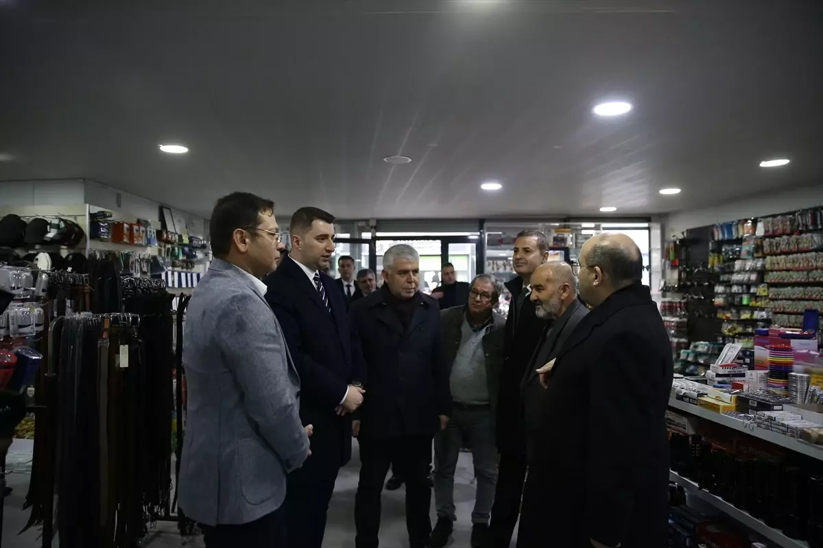 Balıkesir Valisi İsmail Ustaoğlu, Sındırgı’da AFAD Projelerini İnceledi ve Depremzedelerle Buluştu