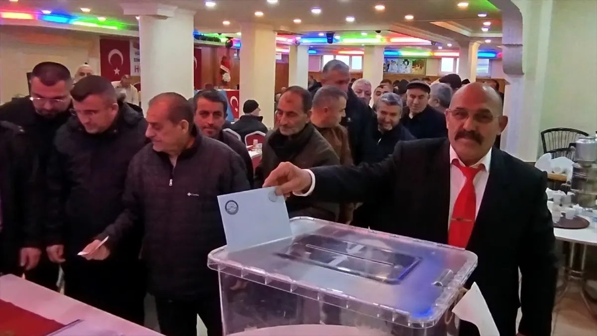 Boyabat Şoförler Odası Genel Kurulu'nda Tek Aday İrfan Erbaş Başkanlığa Yeniden Seçildi