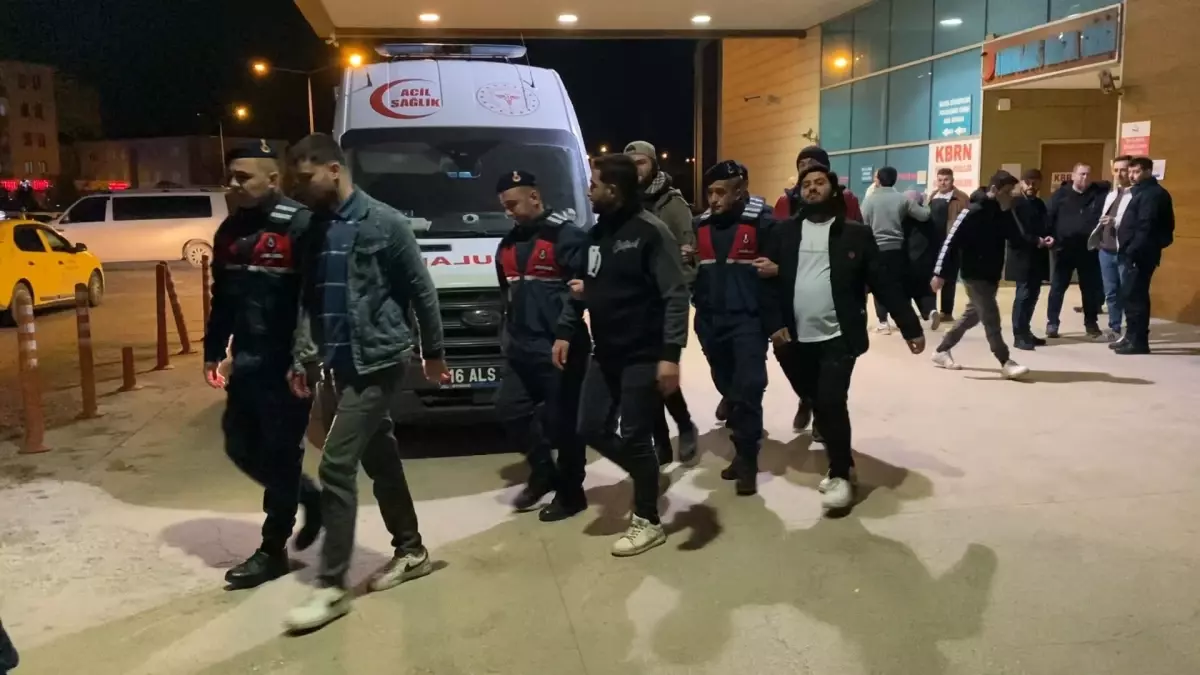 İnegöl'de Jandarma Operasyonu: 7 Kaçak Göçmen Yakalandı