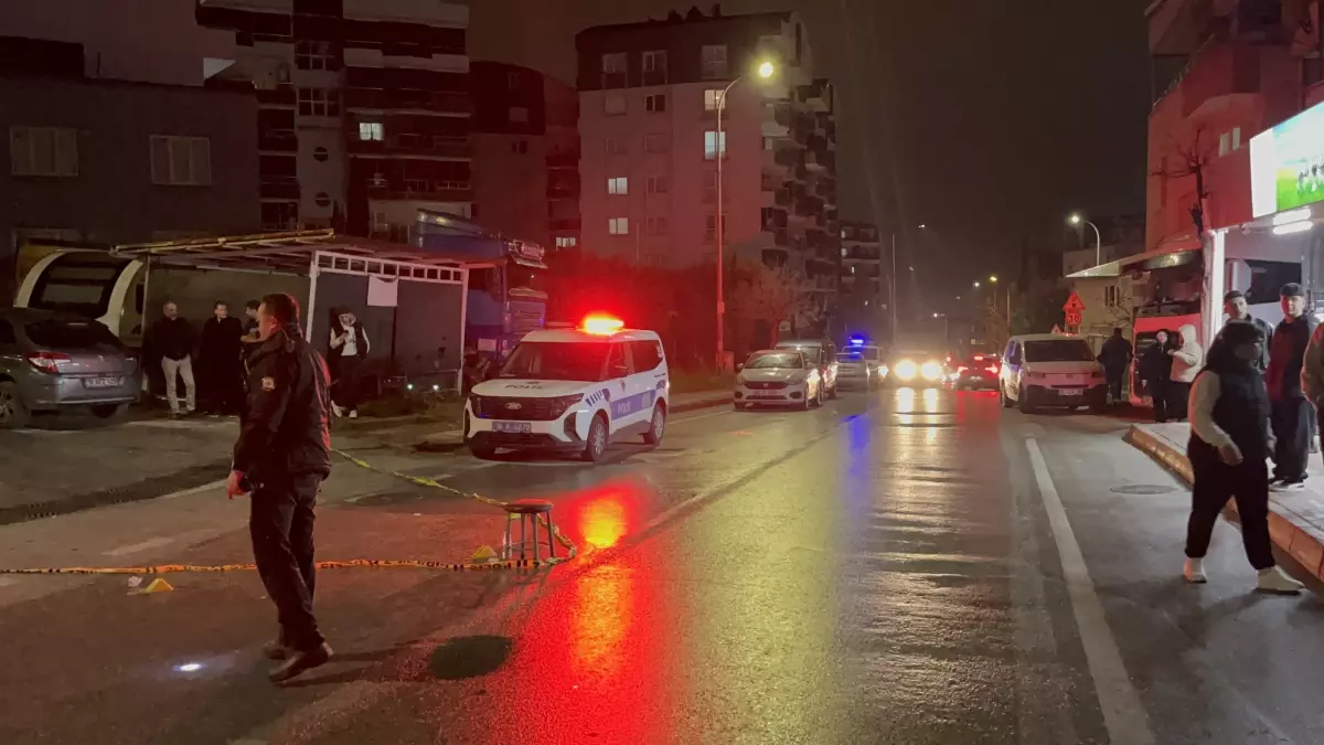 Bursa Yıldırım’da Kahvehaneden Çıkan İki Kişi Silahlı Saldırıyla Ağır Yaralandı