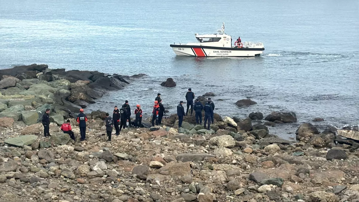 Trabzon’da Deniz Kıyısında Bulunan 20 Yaşındaki Genç Adamın Cesedi