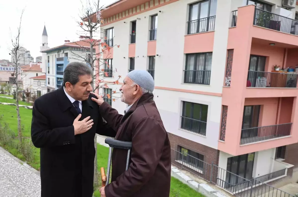 Esenler Belediyesi Emeklilere Özel Sosyal Destek Kartı’nı Hayata Geçirdi