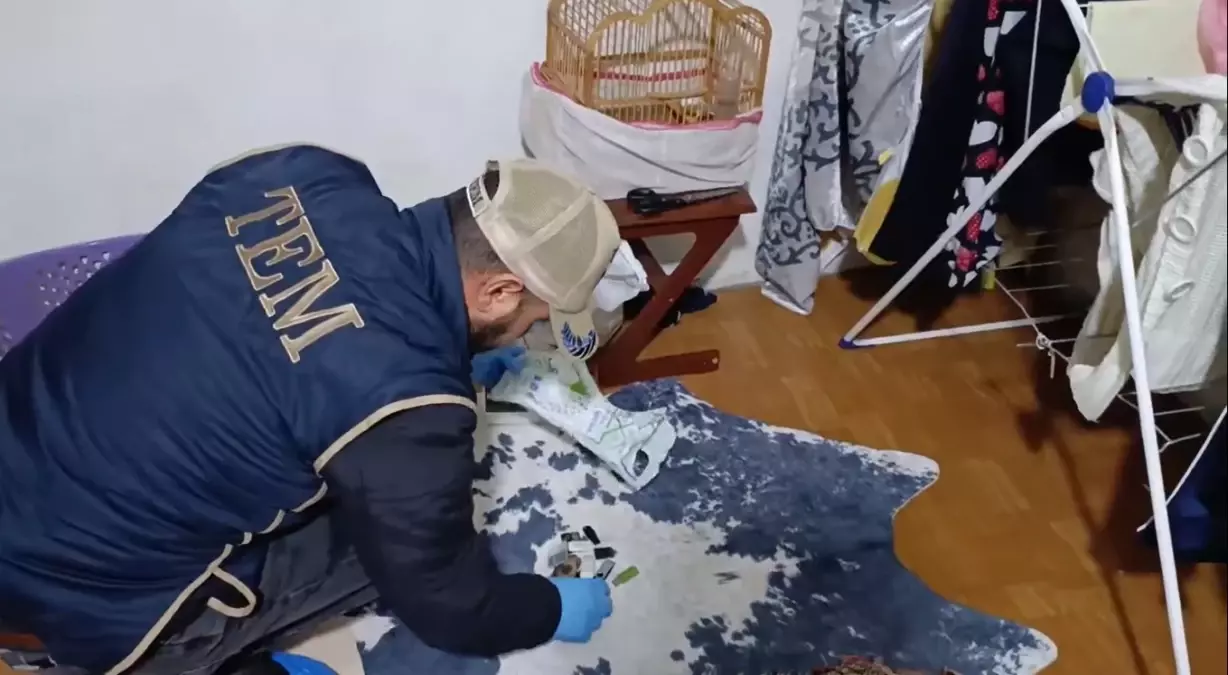 Kırşehir'de DEAŞ Bağlantılı Şüphelilere Yönelik Operasyonda 12 Kişi Gözaltında