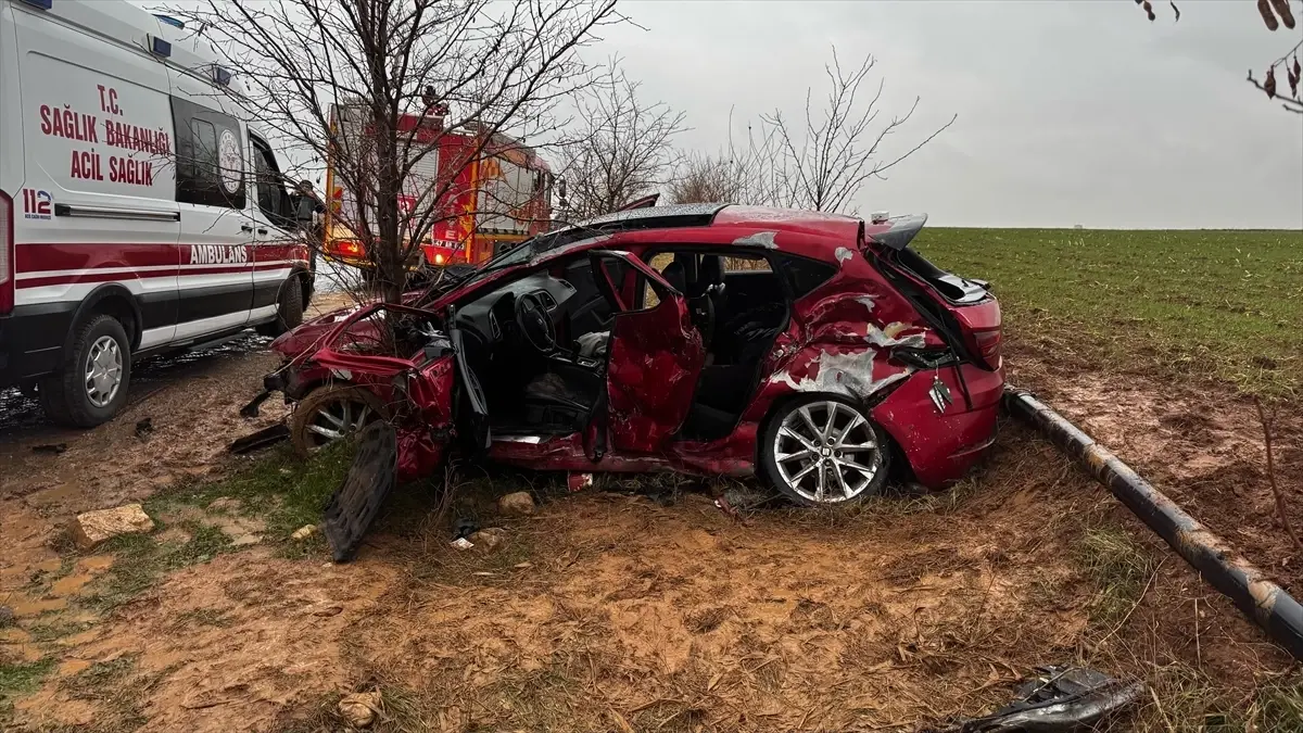 Mardin'de Tır-Otomobil Çarpışması: 1 Ölü, 4 Yaralı