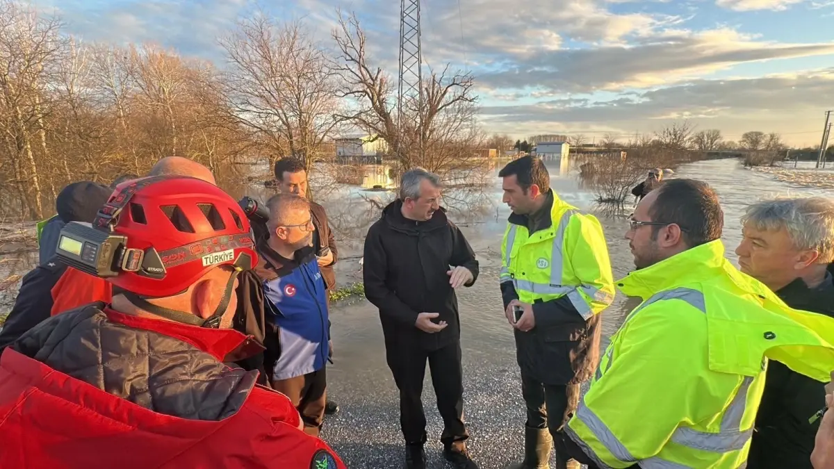 Edirne Valisi Sezer, Meriç Nehri'nde Taşkınlık Riskinin Olmadığını Belirtti