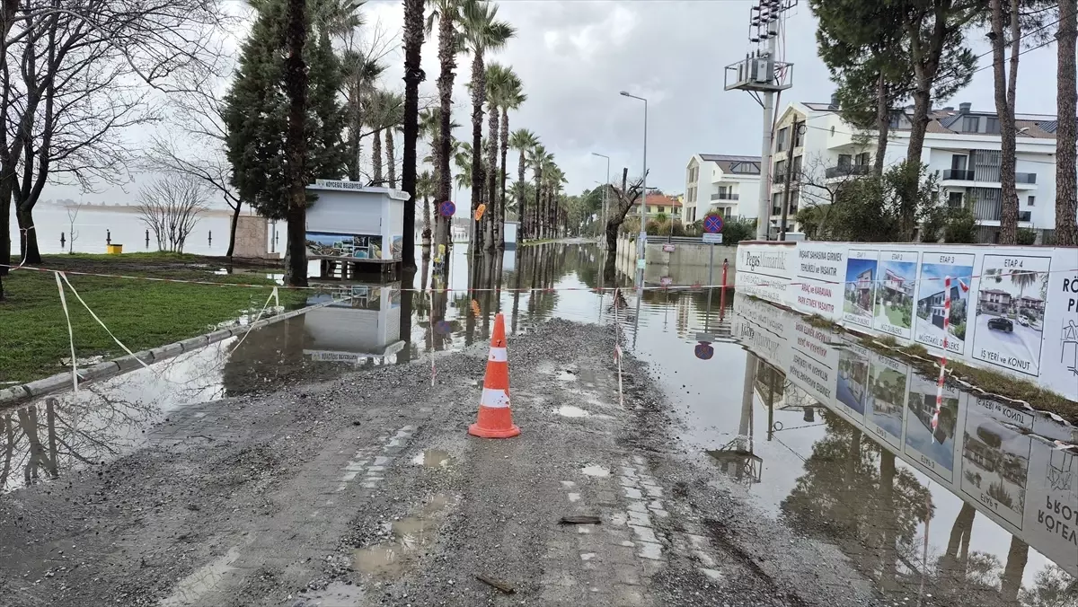 Köyceğiz Gölü Taştı: Muğla’da Ev ve İş Yerleri Sular Altında